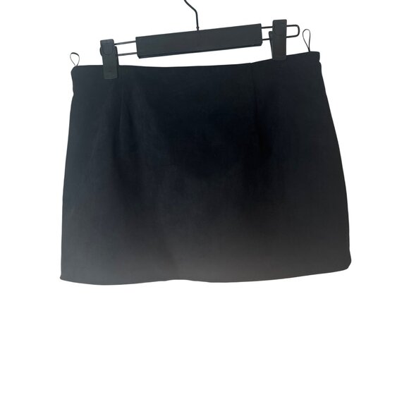 ZARA Small Black Faux Suede Mini Skirt - Picture 2 of 8